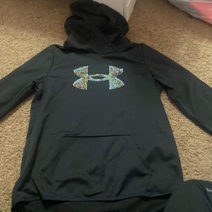 Girls under armor sweatshirt